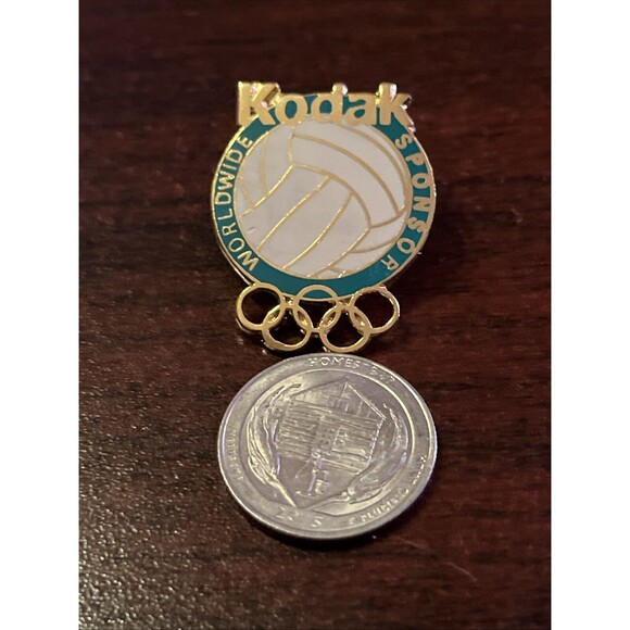 Vintage Kodak Worldwide Sponsor Volleyball Olympics Lapel Hat Pin - Picture 2 of 3